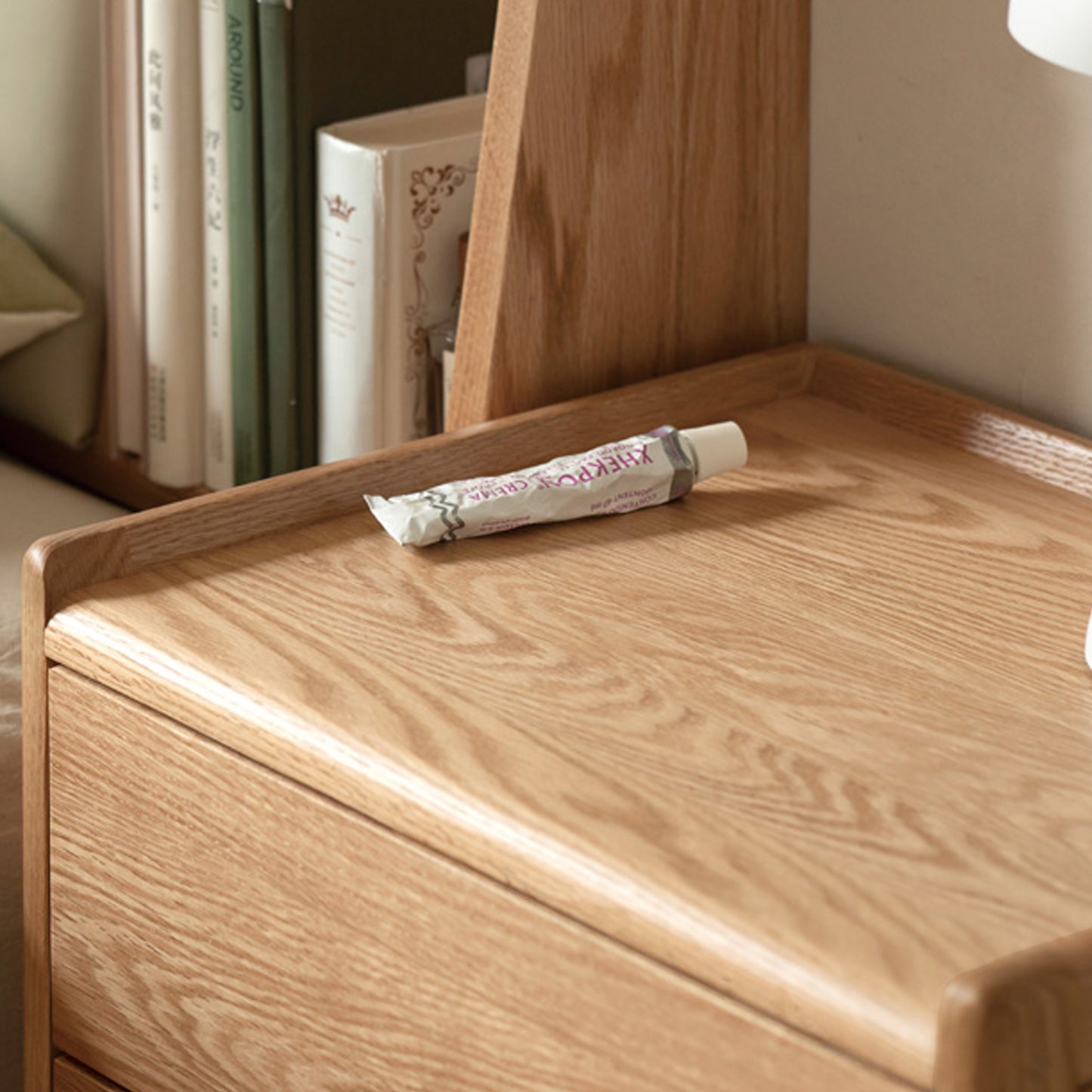 Doro Nightstand