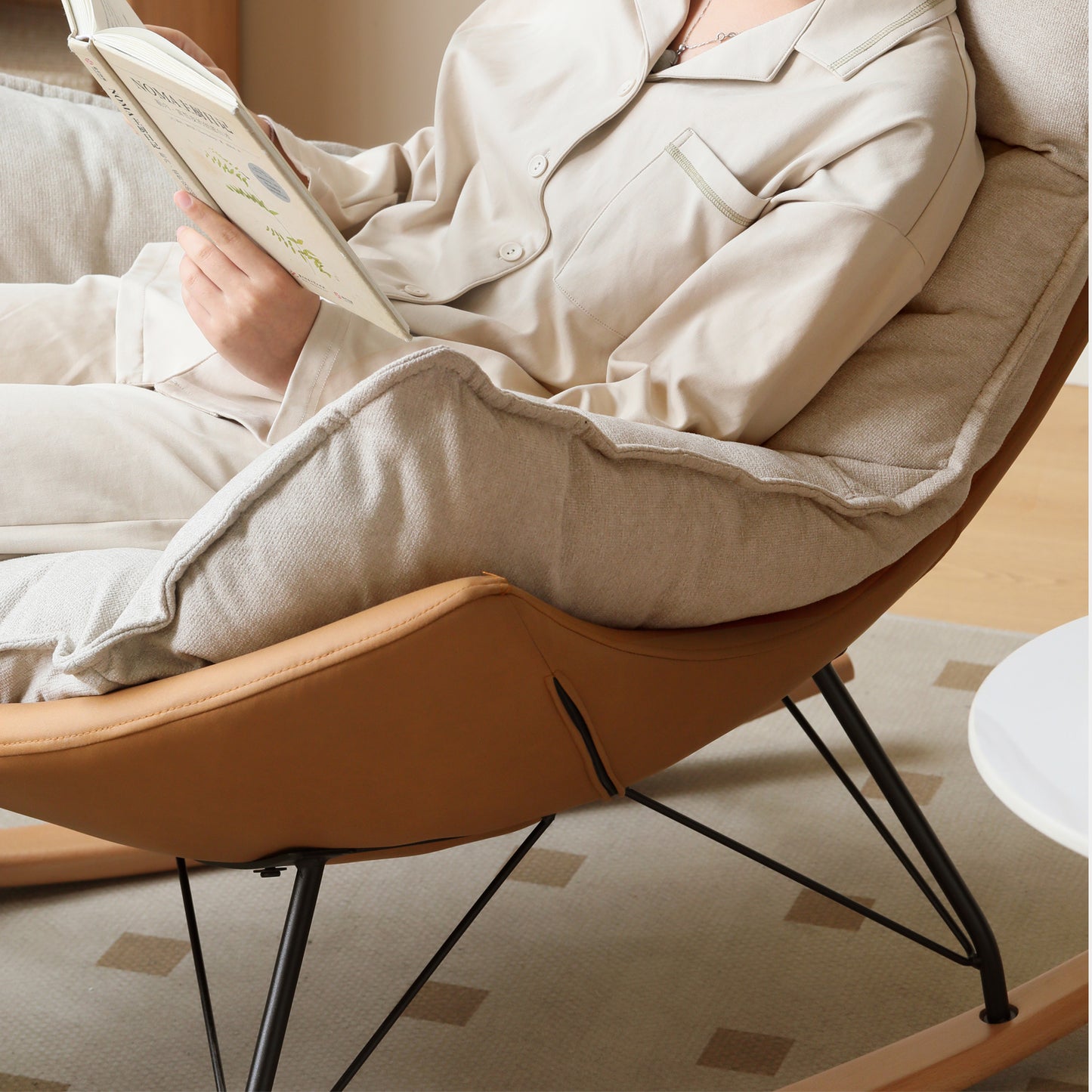 Shello Lounge Chair