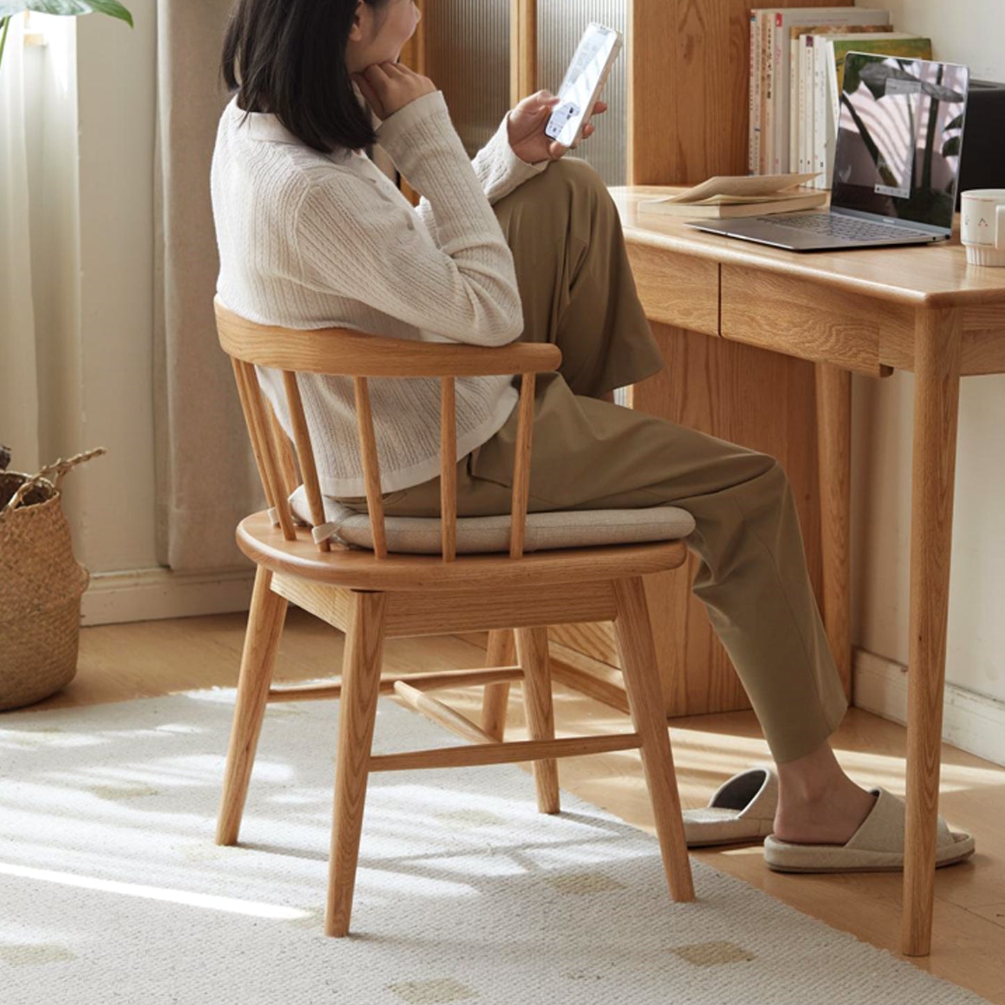 Tiara Swivel Chair