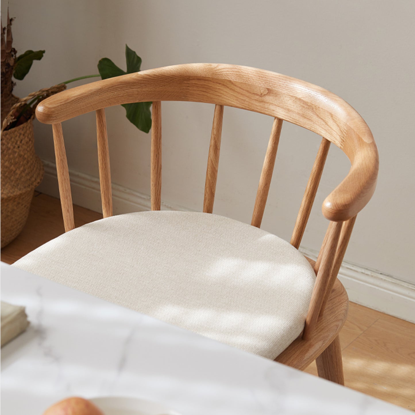Tiara Swivel Chair