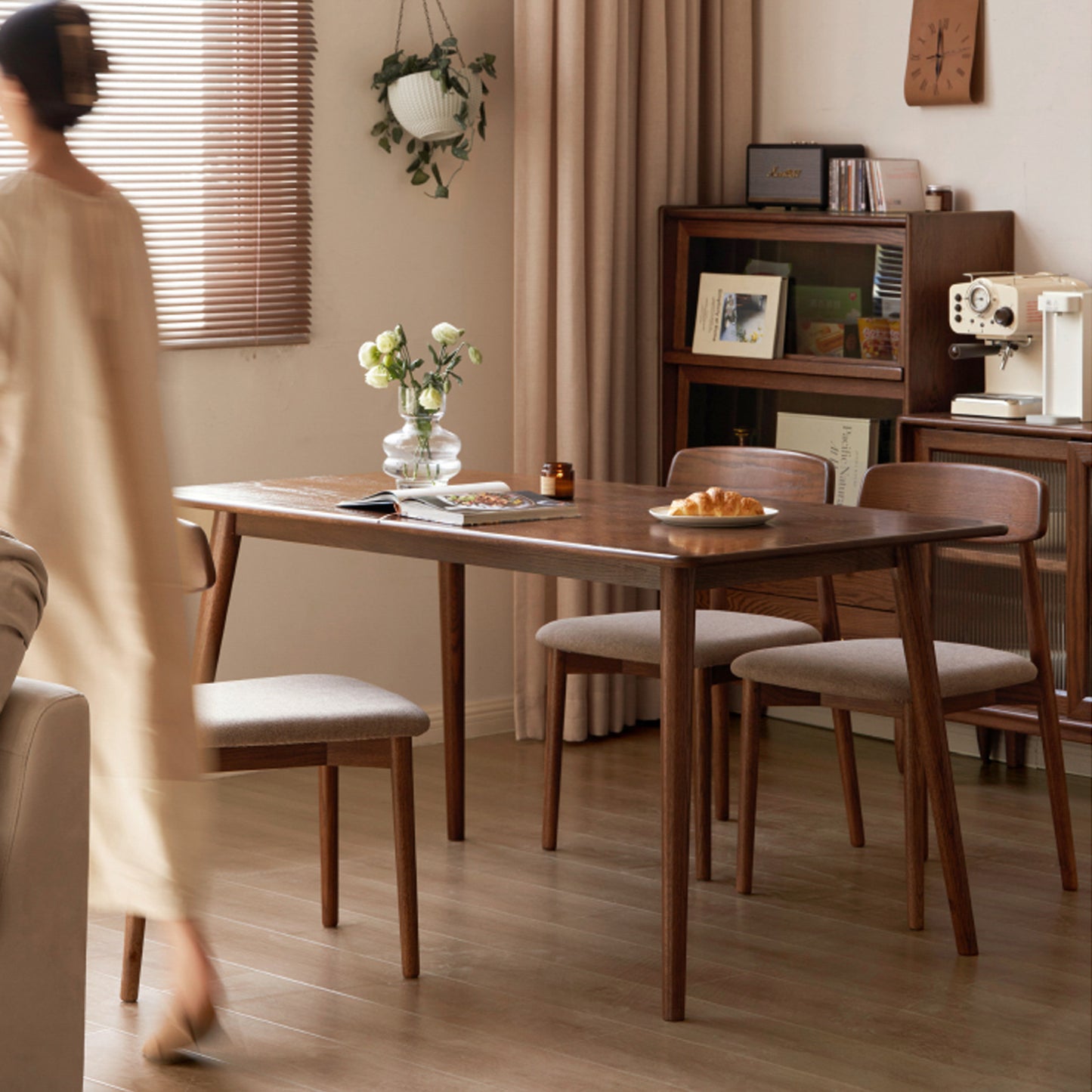 Varo Dining Table