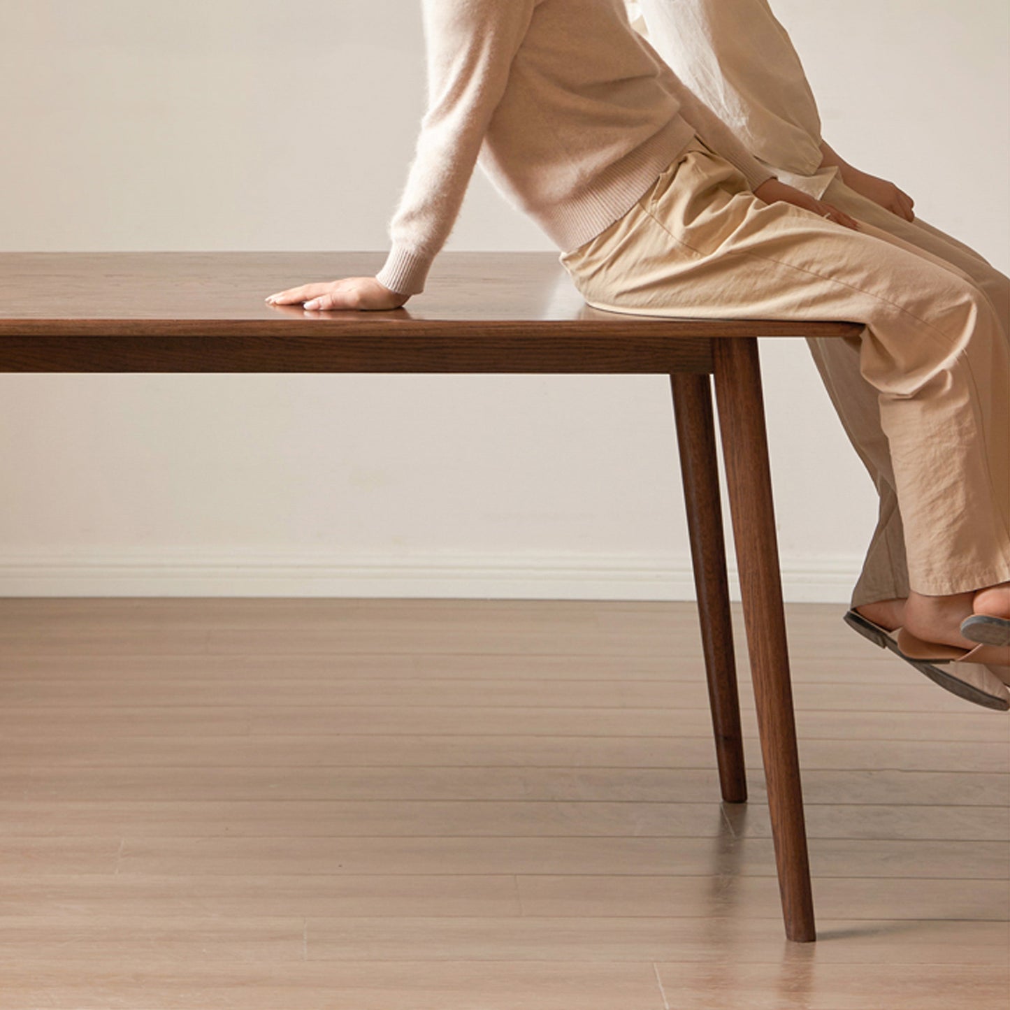 Varo Dining Table