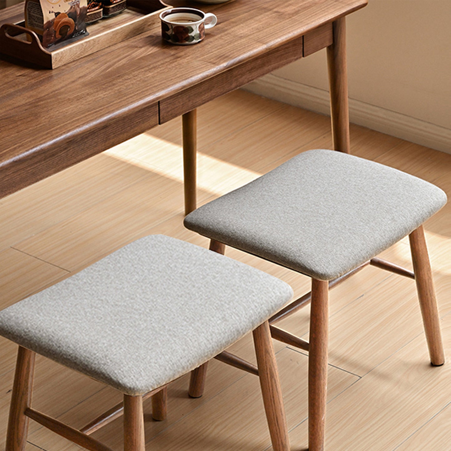 Kalma Dressing Chair