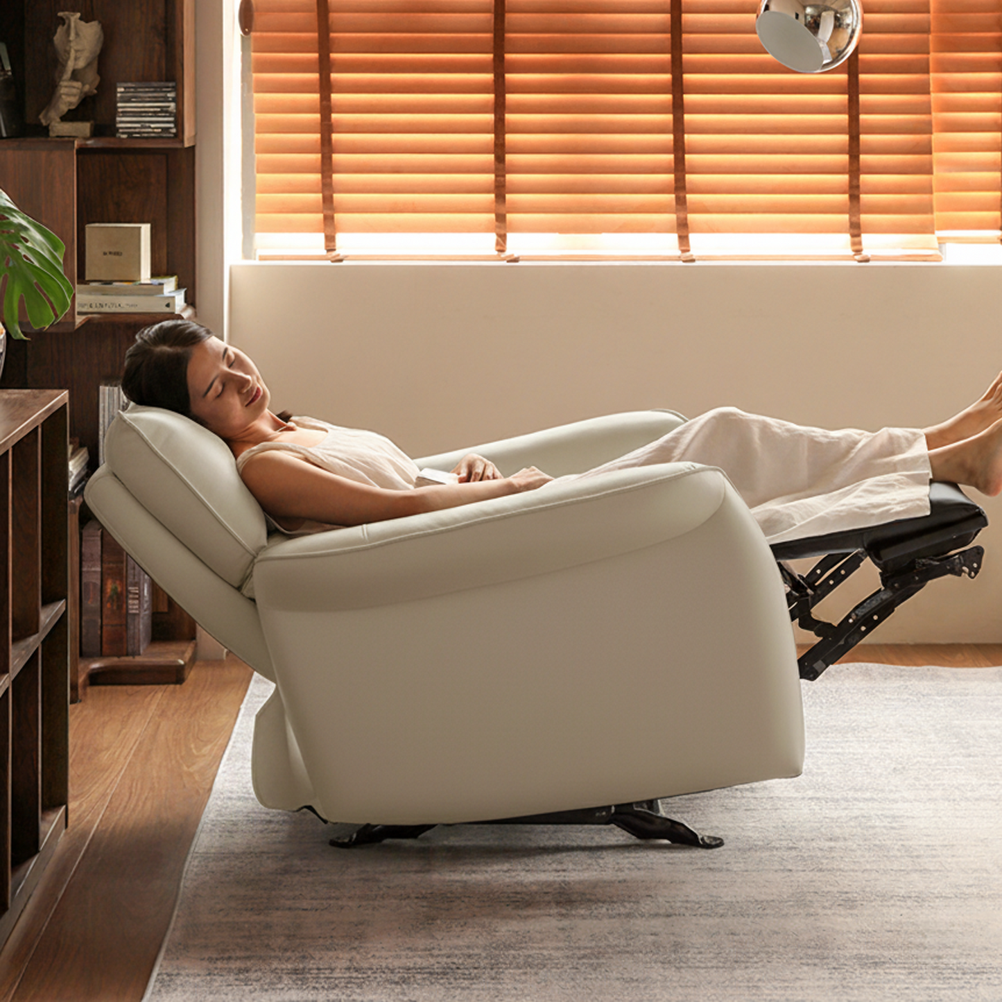 Revaan Power Recliner