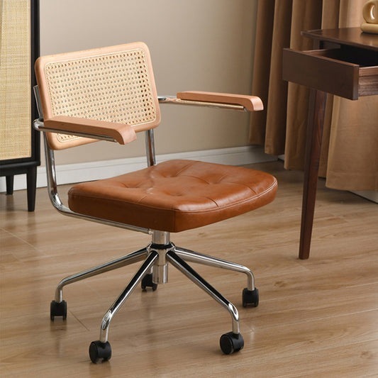 Siska Swivel Chair