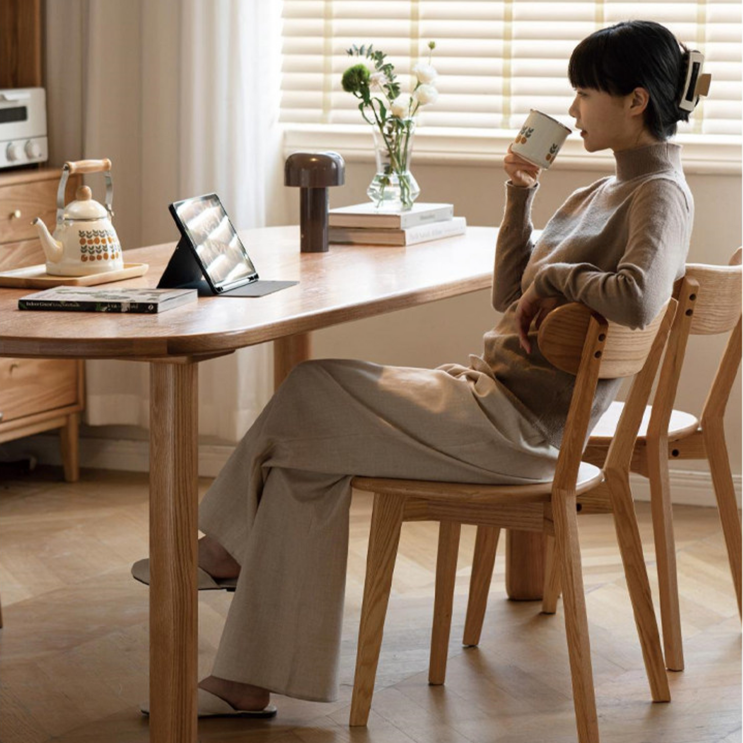 Erca Dining Table