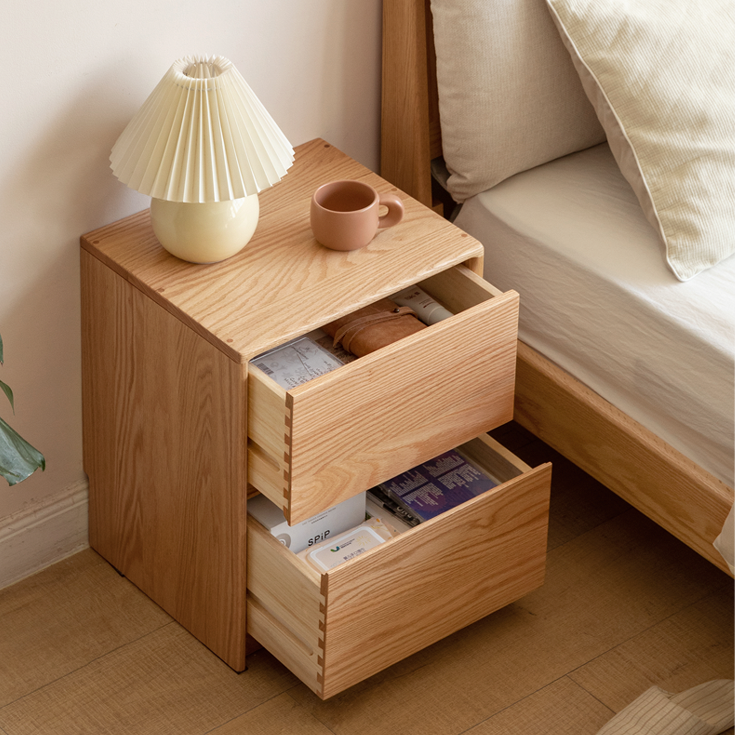 Koti Nighstand