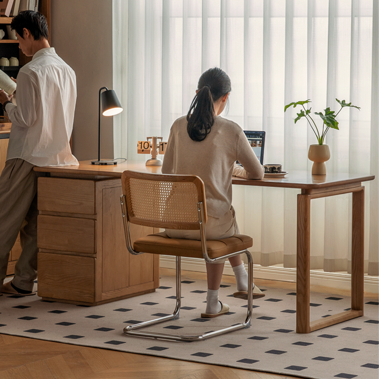 Moro Desk