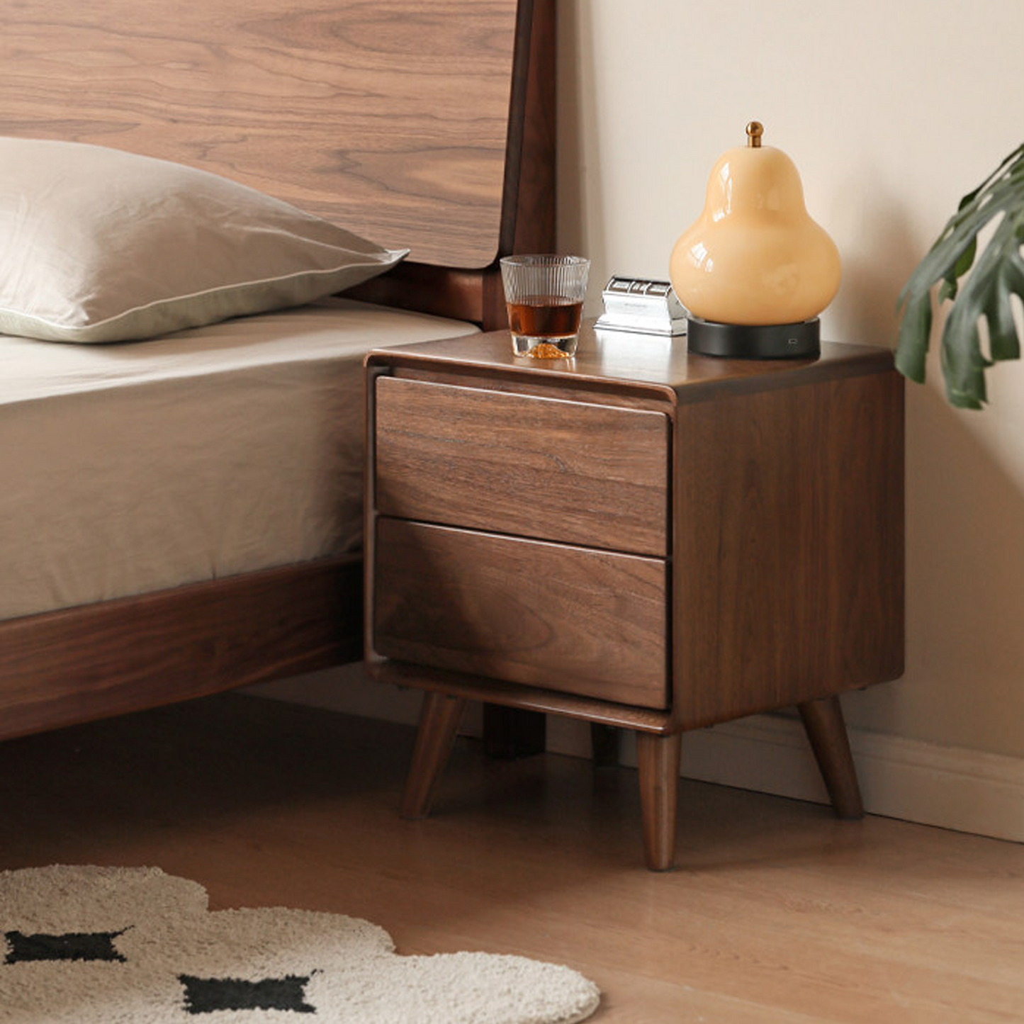 Nera Nighstand