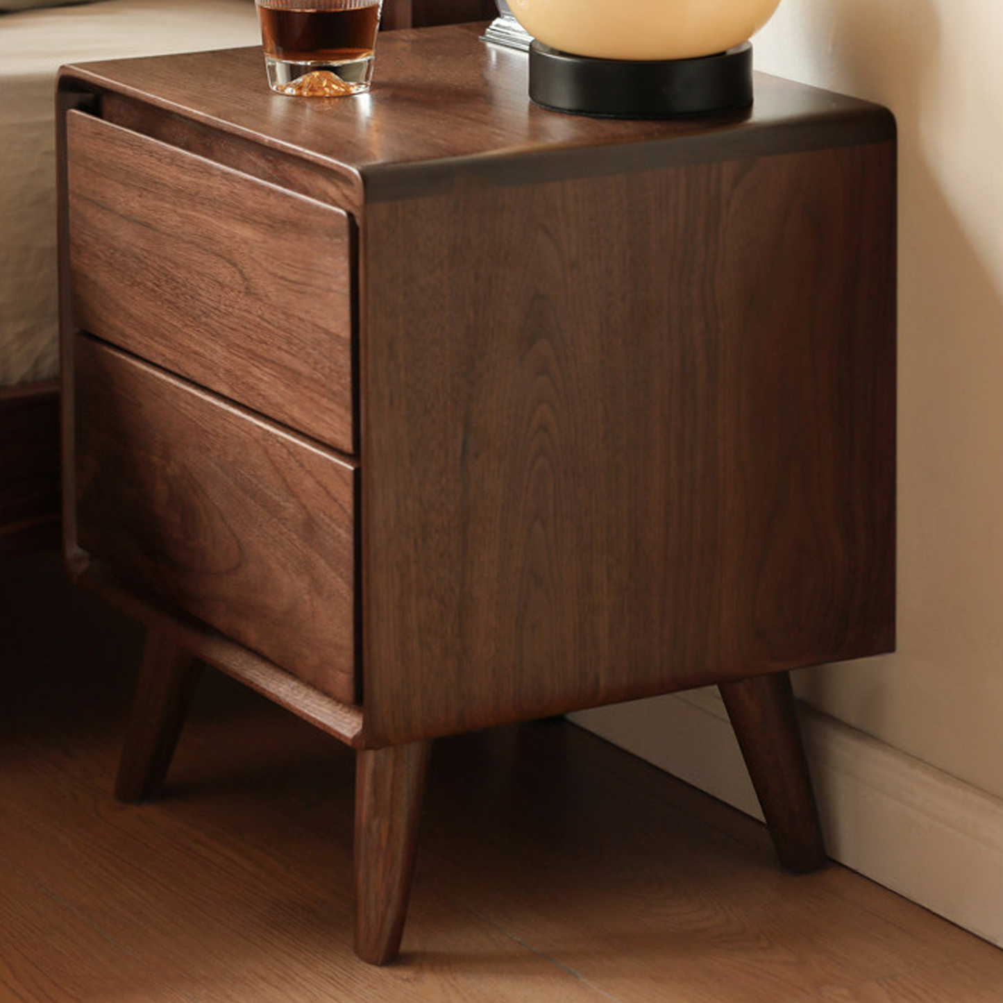 Nera Nighstand