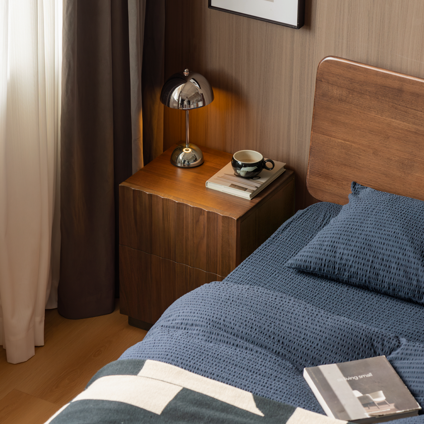 Tambo Nightstand